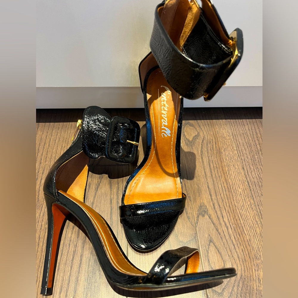 Super sexy shoes from Interval